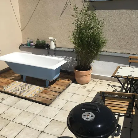 דירה With Large Terrace